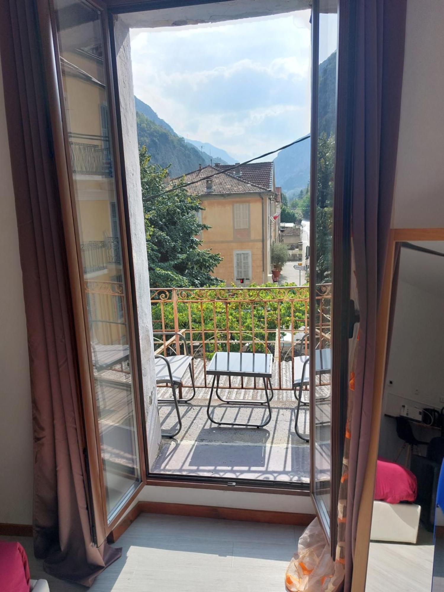 Studio Meuble Au Pied Du Mercantour Fontan Exteriér fotografie